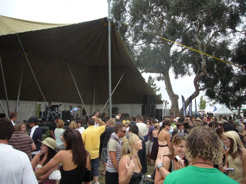the live entertainment
